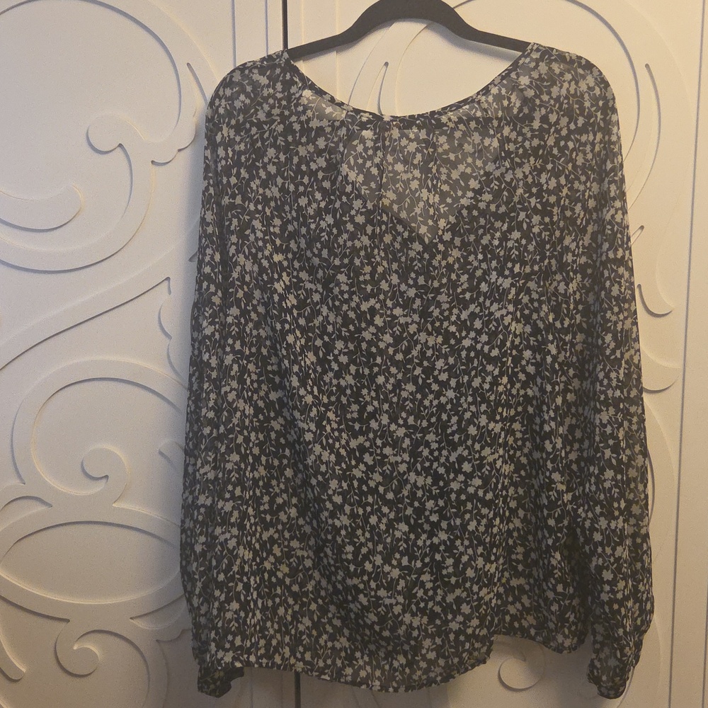 Sheer Floral V-Neck Long-Sleeve Blouse - Black/White - XXL - Picture 9 of 9